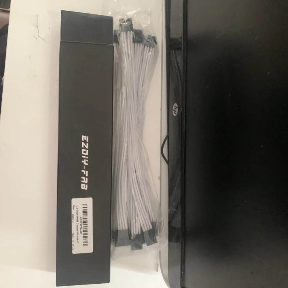 pc cable combs RGB with extra plug sleeves, 2 Artic fans also a led for pc